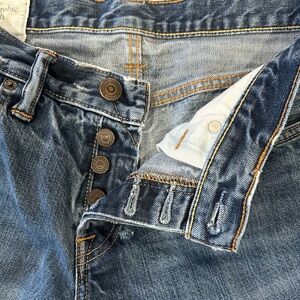 Abercrombie & Fitch 4 button fly 31 x 32 jeans. Mint. The Skinny 100% cotton